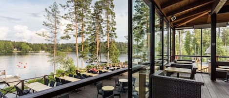 Lunch and dinner served, Regional cuisine