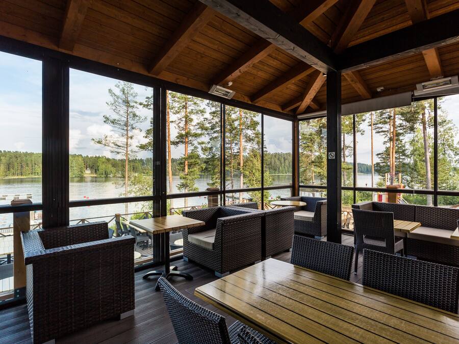 Lunch and dinner served, Regional cuisine