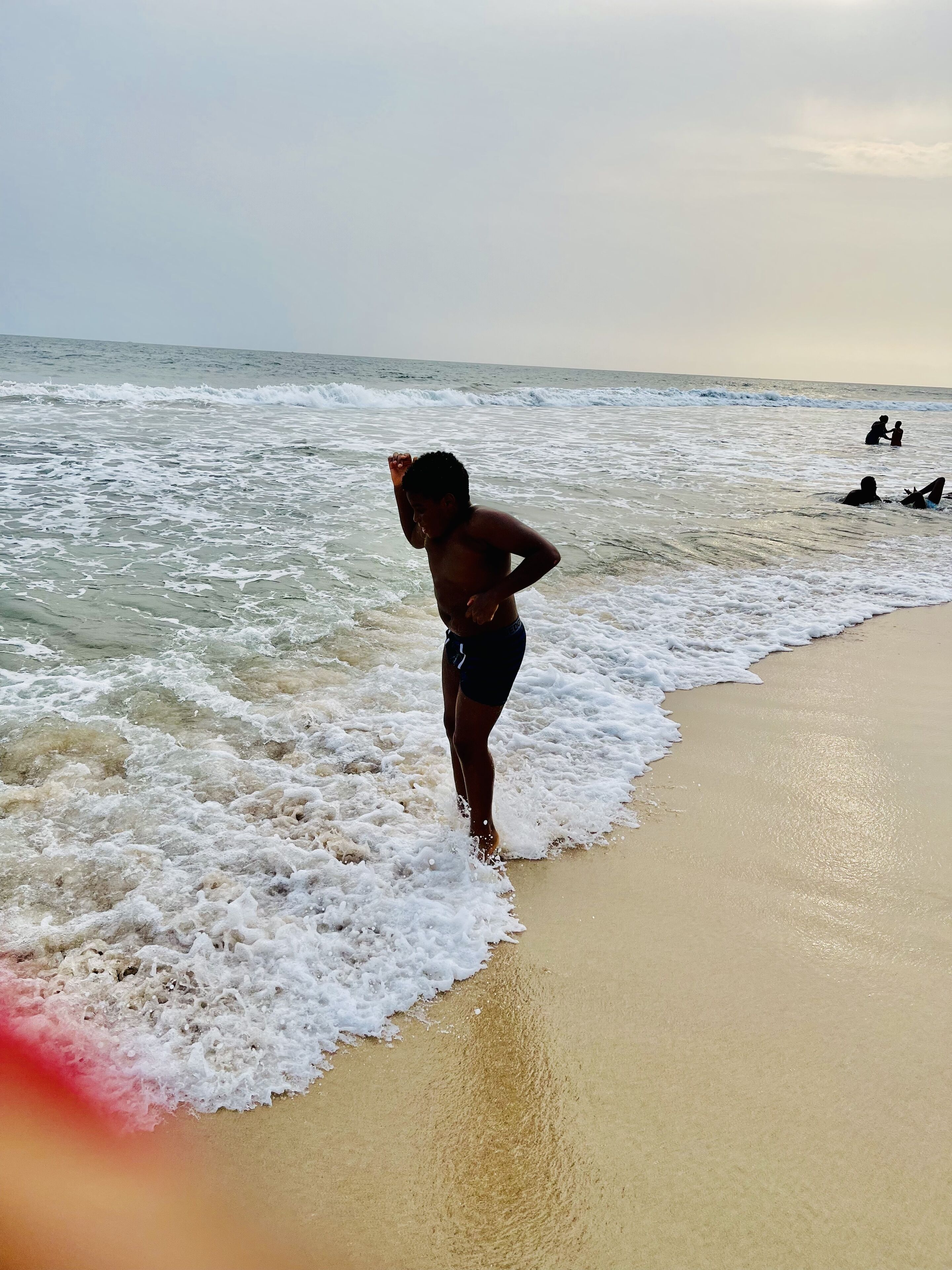 ビーチの近く、白砂、ビーチカバナ (無料)、ビーチ シャトルサービス