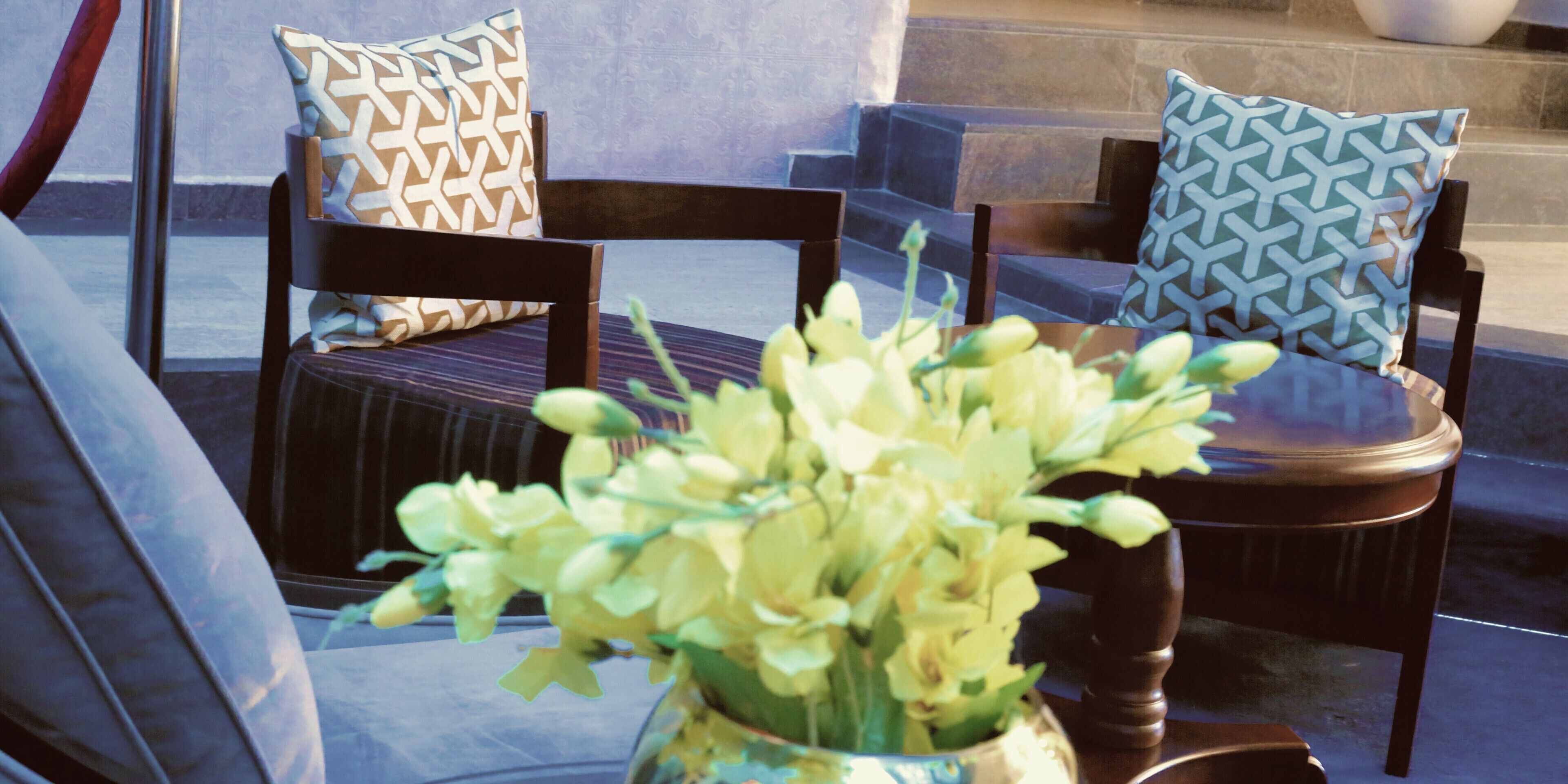 32-inch smart tv with cable channels, tv, fireplace