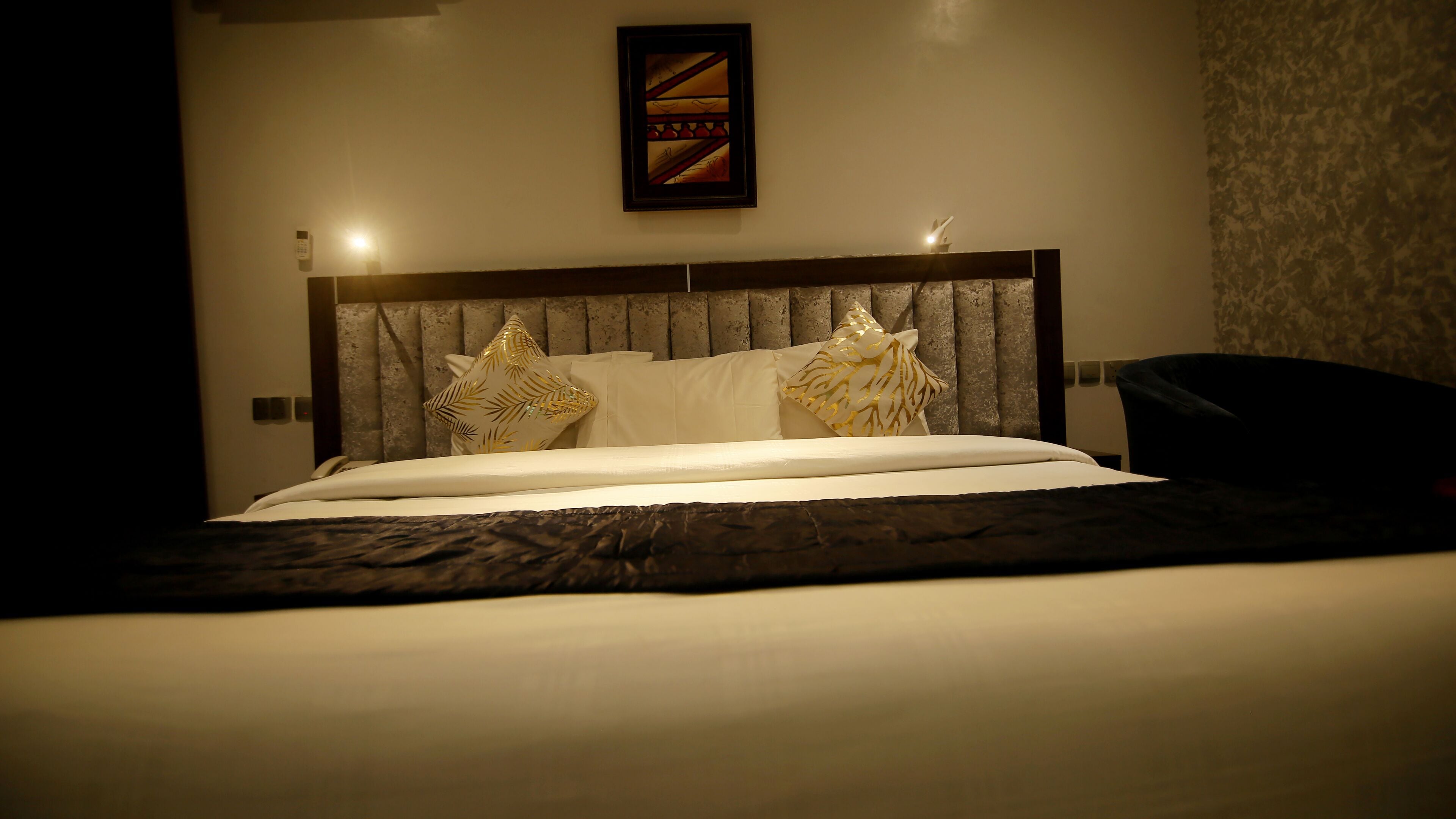 1 bedroom, egyptian cotton sheets, premium bedding, down duvets