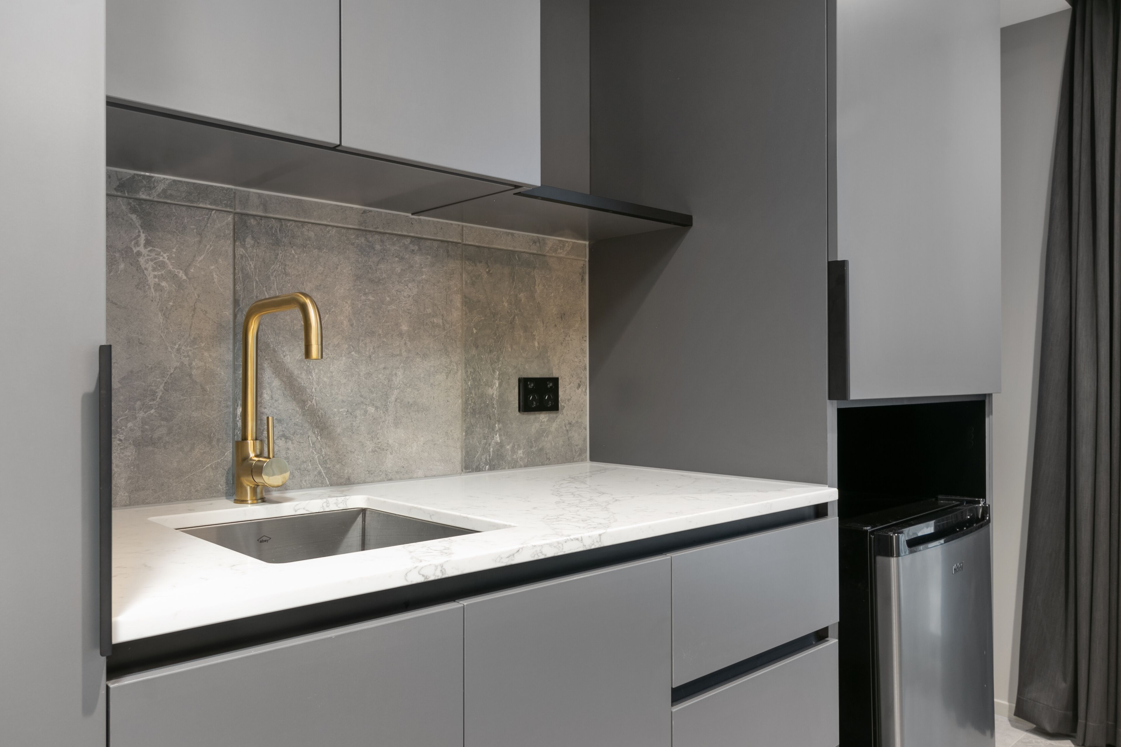 queen studio | private kitchen | fridge, microwave, electric kettle, toaster