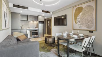 Two Bedroom King Apartment | Living area