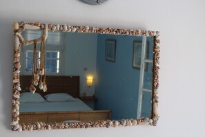 Studio, 1 Bedroom, Smoking, Balcony | 1 bilik tidur, seterika/papan seterika, katil bayi mudah alih 