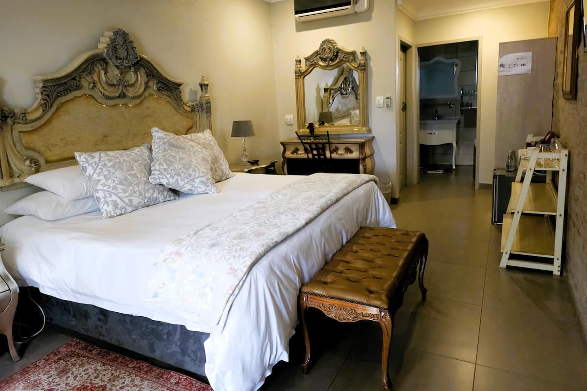 Camera Deluxe | Biancheria da letto di alta qualità, minibar, con stile personalizzato