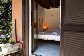 2 bedrooms, iron/ironing board, free WiFi, bed sheets - Apartment 'Coccinella' with Private Terrace, Garden and Air Conditioning (San Teodoro)