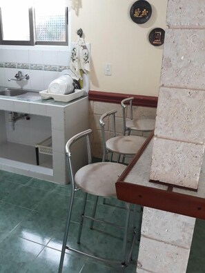 Appartement, 2 chambres | Restauration dans la chambre