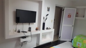 City-Dreibettzimmer | Fernseher