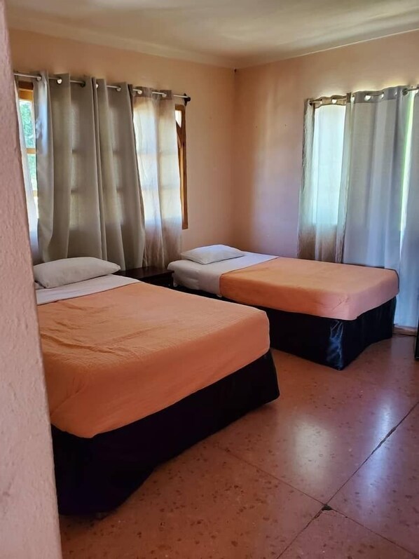 Comfort Triple Room | Individually decorated, individually furnished, laptop workspace