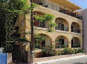 Front of property - Charming Studio Near the Beach (Hersonissos)