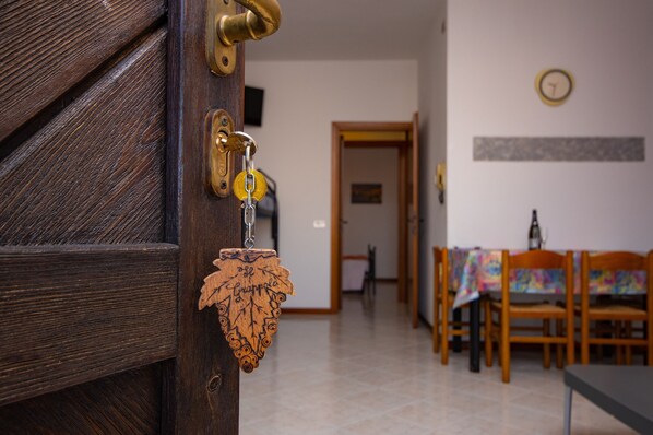 Interior - Vacation Apartment "Il Grappolo" Near the Centre of the Old Town and the Lake (Sirmione)