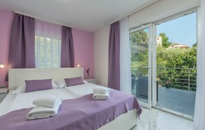1 bedroom, iron/ironing board, free WiFi, bed sheets - Villa Green Palm at the Sea with Large Terrace (Vrsar)