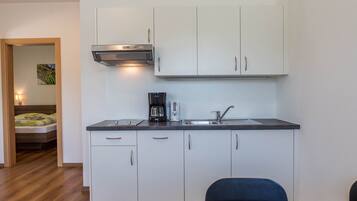 Kühlschrank, Herdplatte, Geschirrspüler