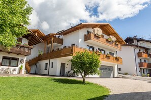 Esterni