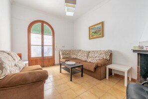 Fireplace - Central Holiday Home Near the Beach with Wi-Fi and Patio (Palma)