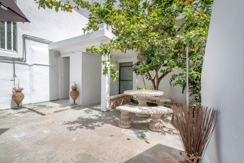 Central Holiday Home Near the Beach with Wi-Fi and Patio