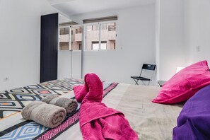 2 slaapkamers, een strijkplank/strijkijzer, gratis wifi, beddengoed