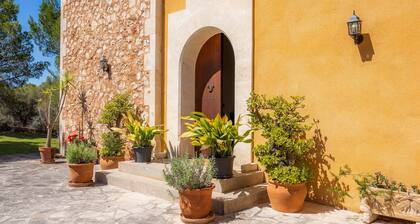 Secluded Country House with Pool, Terraces, Balcony, Garden & Wi-Fi