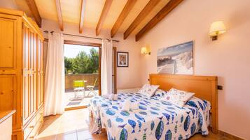 4 Schlafzimmer, BĂŒgeleisen/BĂŒgelbrett, kostenloses WLAN, BettwĂ€sche