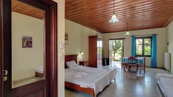 Condo, 1 Bedroom, Smoking, Balcony | Living area