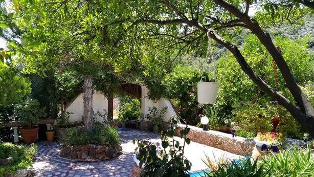 Vila, 3 quartos, para fumantes, sacada | Jardim