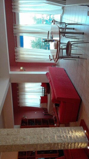 Villa, 3 Bedrooms, Smoking, Balcony | Dining