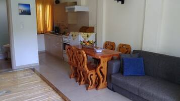 Vila, 2 kamar tidur, Boleh Merokok, balkon | Ruang keluarga
