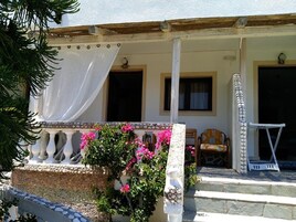 Vila, 1 quarto, para fumantes, sacada | Sacada