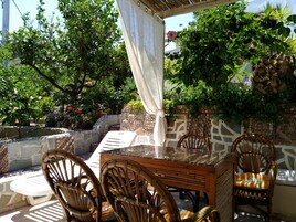 Vila, 2 quartos, para fumantes, sacada | Terraço/pátio