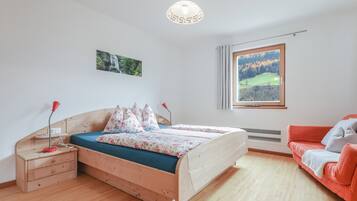 1 quarto, Wi-Fi de cortesia, roupa de cama