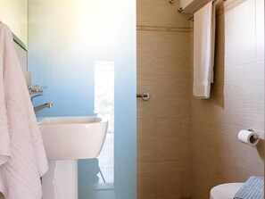 Villa, 1 Schlafzimmer, Raucher, Balkon | Badezimmer