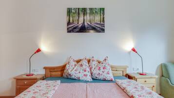 2 bedrooms, free WiFi, bed sheets