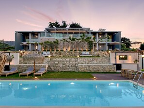 Villa, varias habitaciones, con acceso para personas discapacitadas, para fumadores | Alberca | Alberca al aire libre 