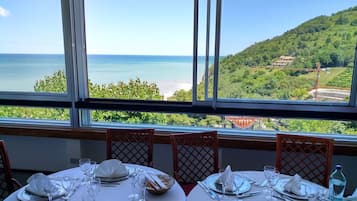 Petit déjeuner buffet compris tous les jours