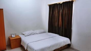 WiFi (free), bed sheets