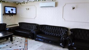 Lobby - Plaza Hotel (Muscat)