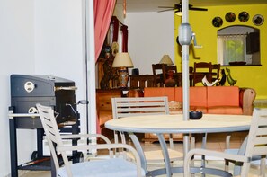 Phòng, 1 phòng ngủ, sân hiên, quang cảnh vườn | Hiên