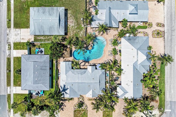 Exterior - Sandpiper at Blue Lagoon Unit 5 - by Island Real Estate Vacations (Holmes Beach)