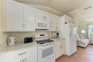 Kühlschrank, Herdplatte, Geschirrspüler