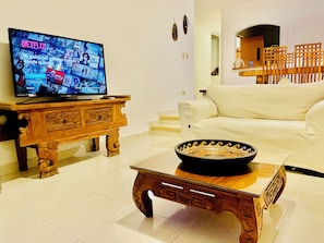 Room, 1 Bedroom, Patio, Garden View | Living room