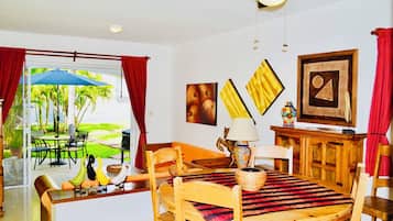 Room, 1 Bedroom, Patio, Garden View | Living room