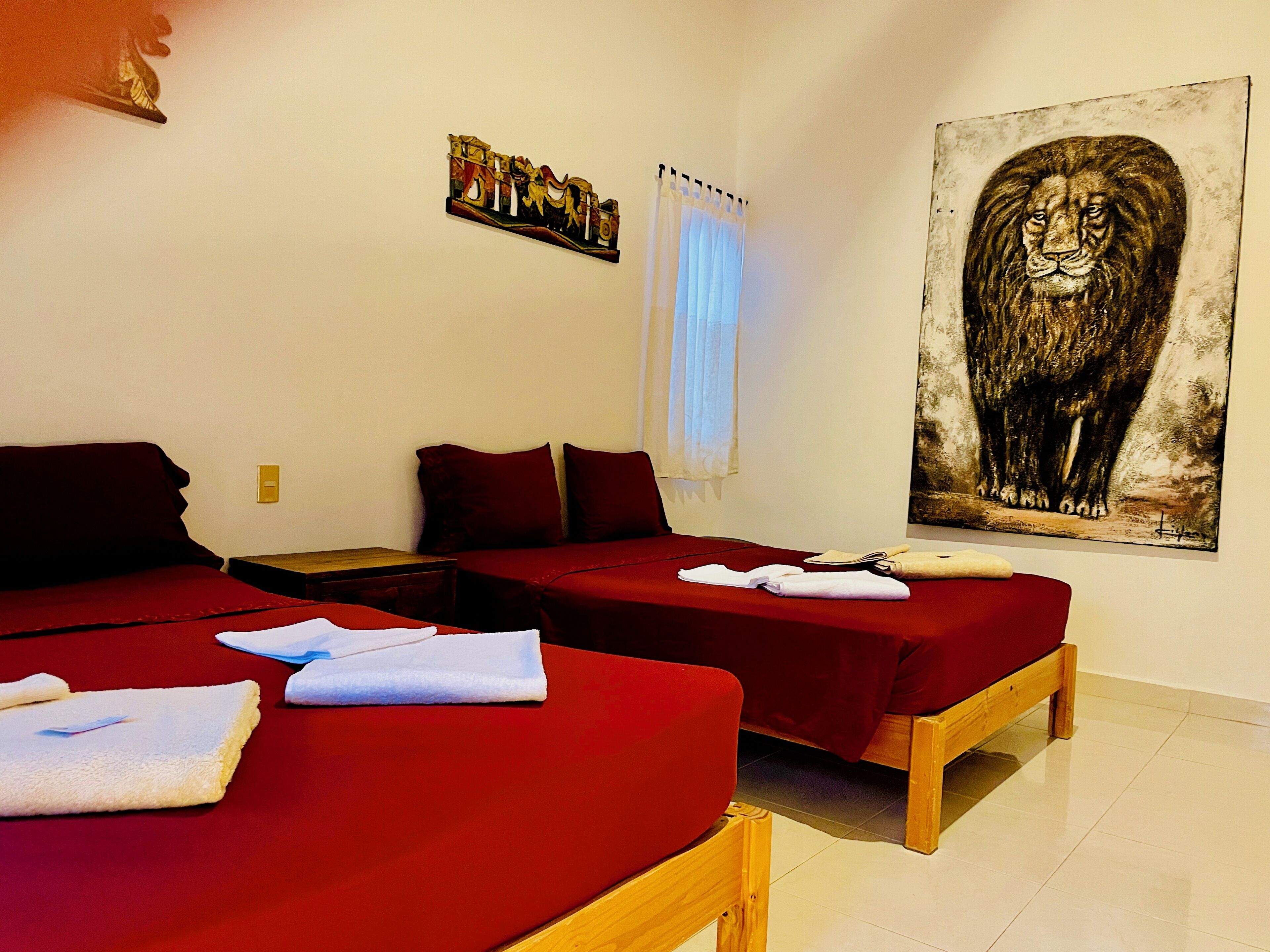 Habitación, 1 habitación, patio | Sala de estar | Televisión 