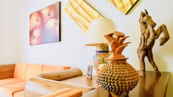 Habitación, 1 habitación, balcón, vista al jardín | Interior