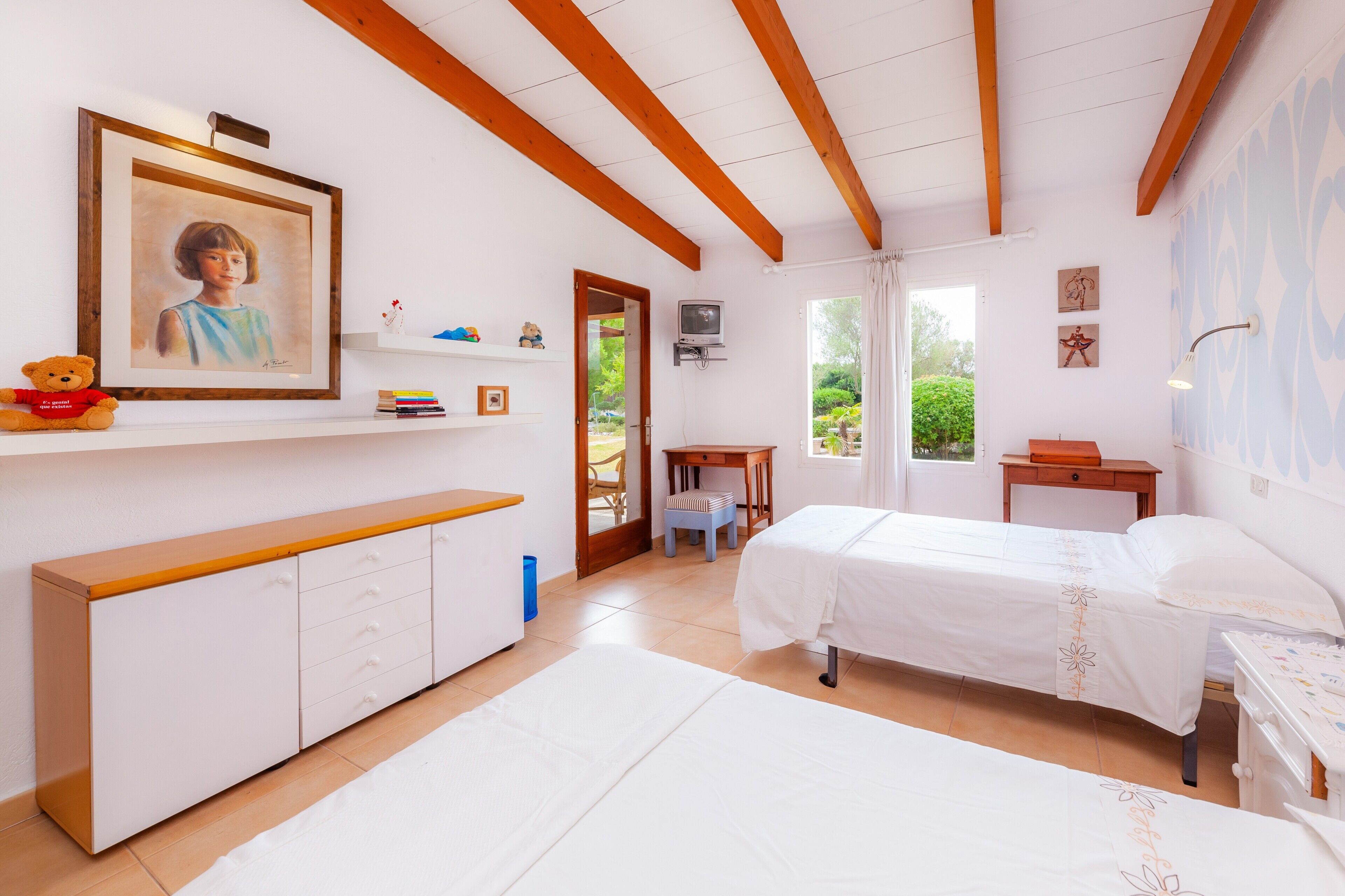 3 slaapkamers, een strijkplank/strijkijzer, gratis wifi, beddengoed