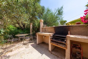 Outdoor dining - Villa "Can Me Sents" with Large Garden and Pool (pollensa)