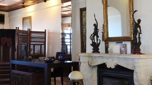 Unclassified image, 4 of 47, button - Collector Beach Loft (Rethymno)