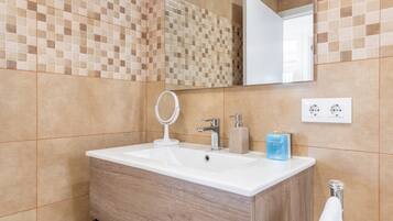 Doccia, asciugacapelli, asciugamani