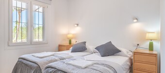 Modernized Country House with Rooftop Terrace, Garden and Wi-Fi