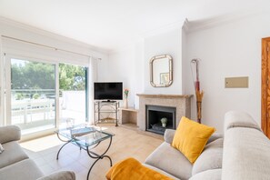 TV - "Minerva" Apartment Near the Beach with Wi-Fi, Air Conditioning, and Sea Views (Alcúdia)
