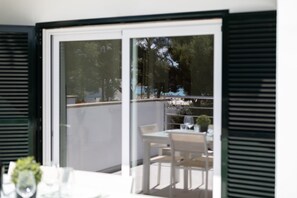 Outdoor dining - "Minerva" Apartment Near the Beach with Wi-Fi, Air Conditioning, and Sea Views (Alcúdia)